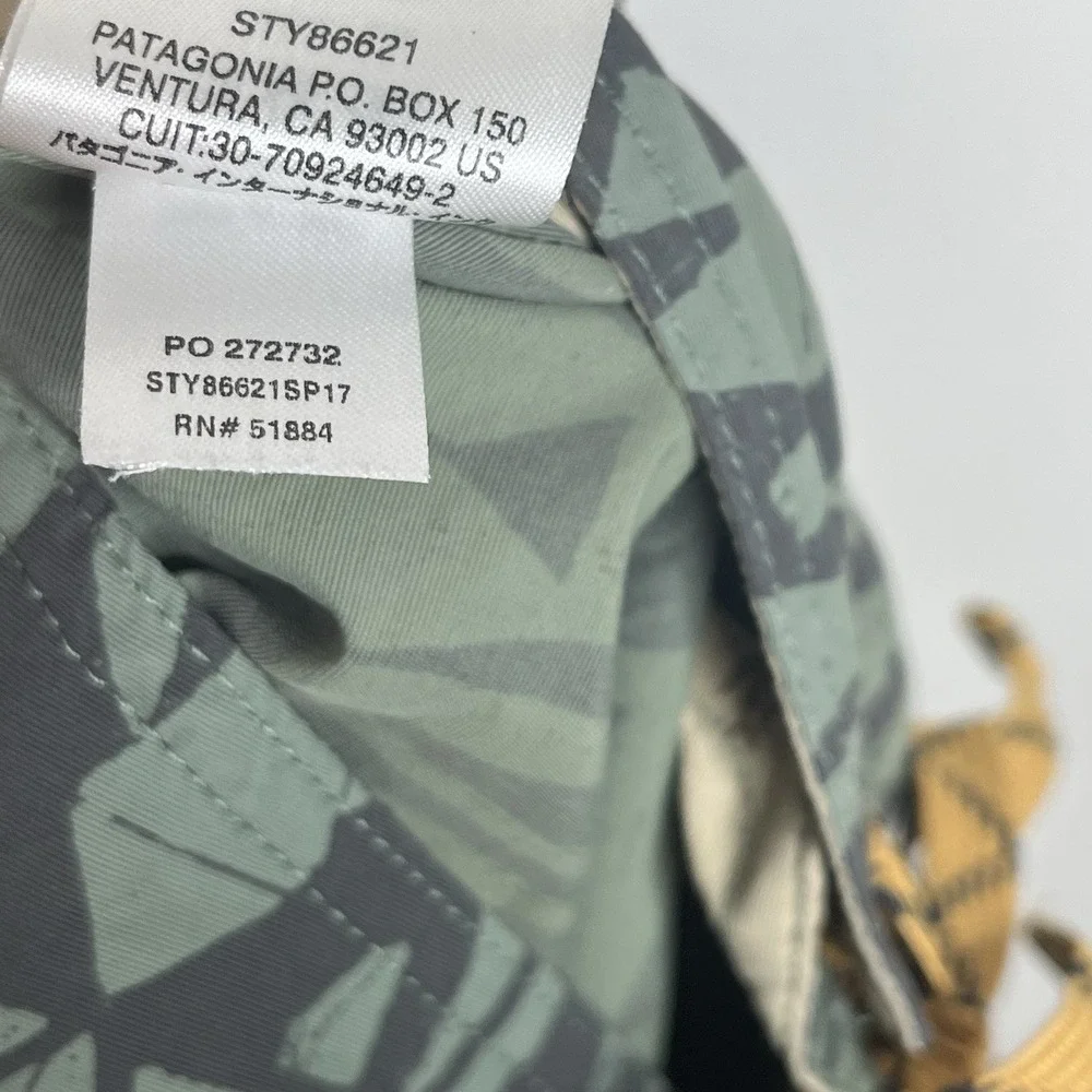 Patagonia Wavefarer Board Shorts Mens 32 Green Tiki Geometric Print Unlined